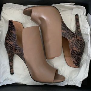 Sigerson Morrison snakeskin heels